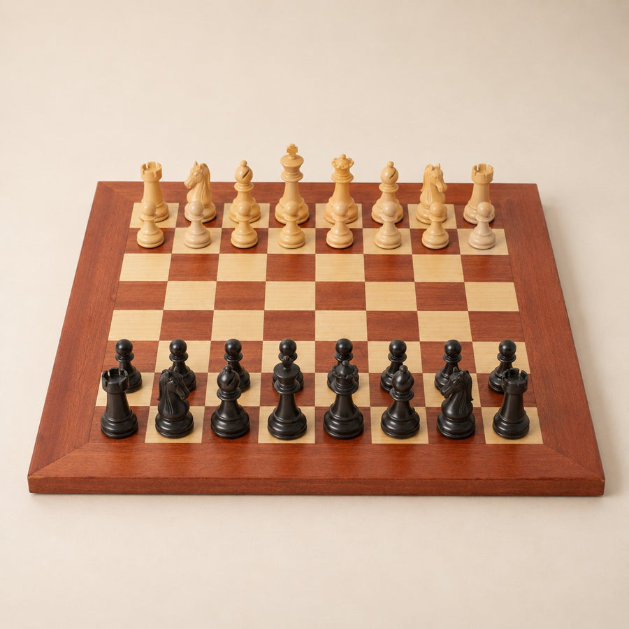 Rocade, échiquier en mallette · vue d'ensemble sur fond beige