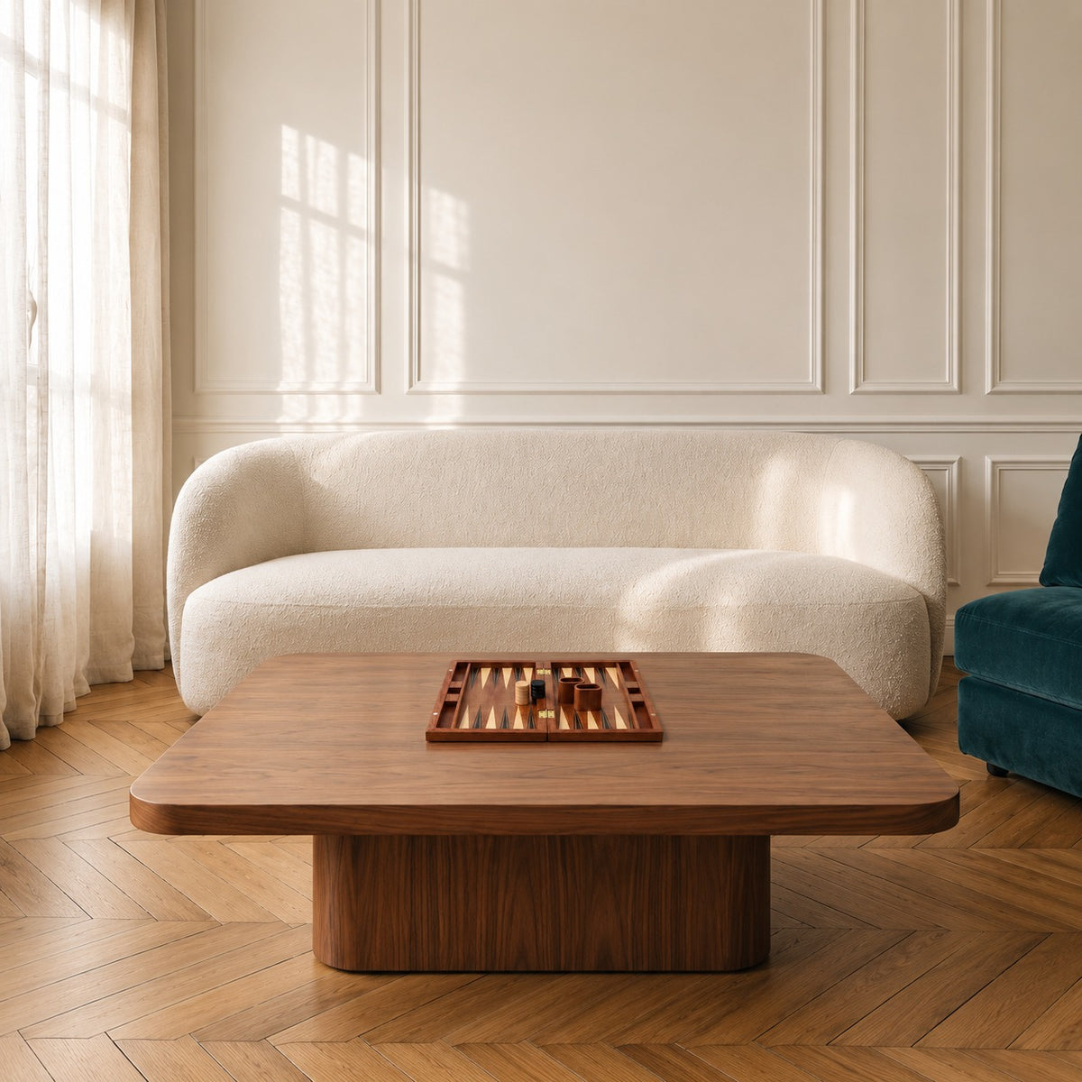 Trictrac, backgammon pliant en bois · posé sur une table basse de salon